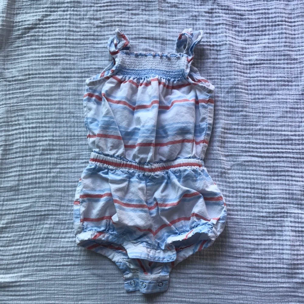 Old navy bay romper, 6-12m
